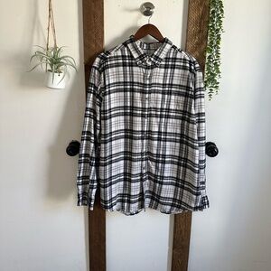 Croft & Barrow Men’s XL Flannel Classic Black and White Plaid Flannel Shirt